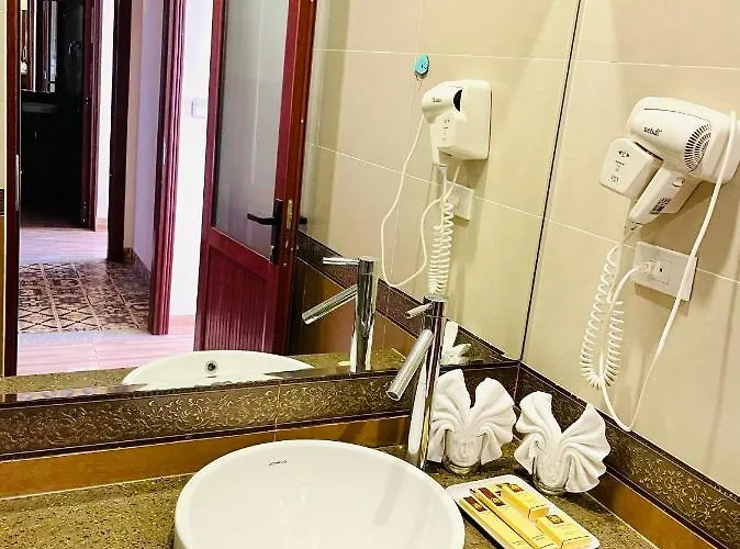 Hotel Golden Gem 3*